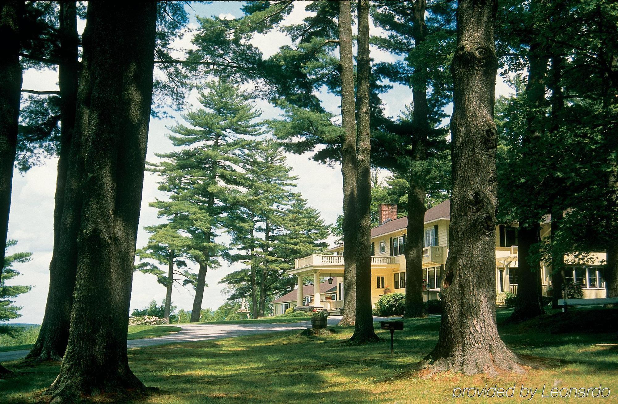 ホールダーネス The Manor On Golden Pond Bed & Breakfast エクステリア 写真