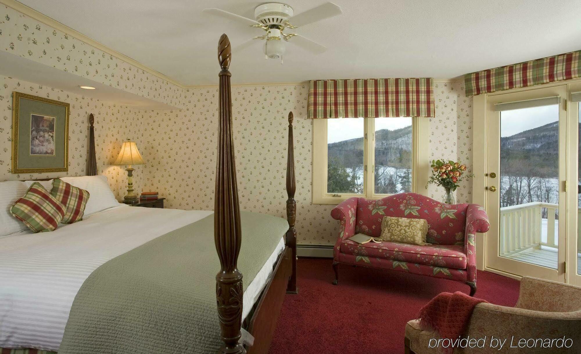 ホールダーネス The Manor On Golden Pond Bed & Breakfast エクステリア 写真